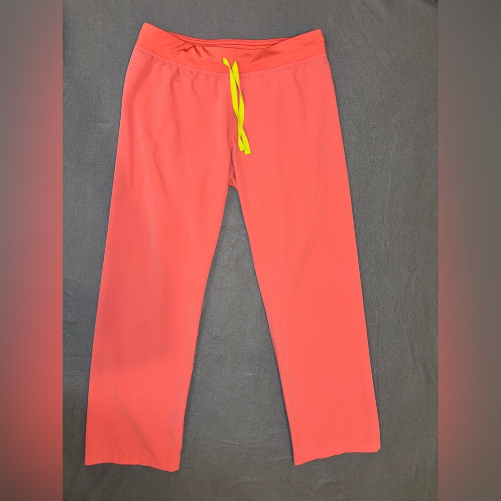 Coral Figs scrubs women’s set